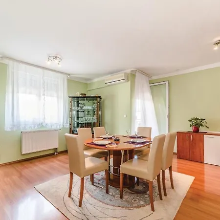 One-bedroom In Appartement *
